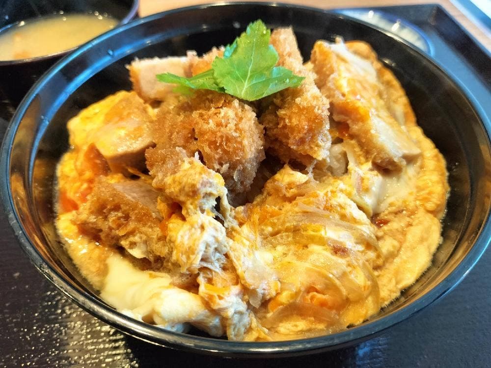 とんかつとカツカレーのお店カルネスタ