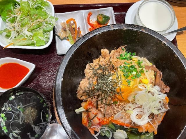 和牛一頭焼肉手打ち冷麺 房家 東京駅店 - サブ画像1
