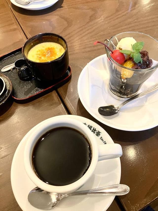 支留比亜珈琲店 金山店 - サブ画像3