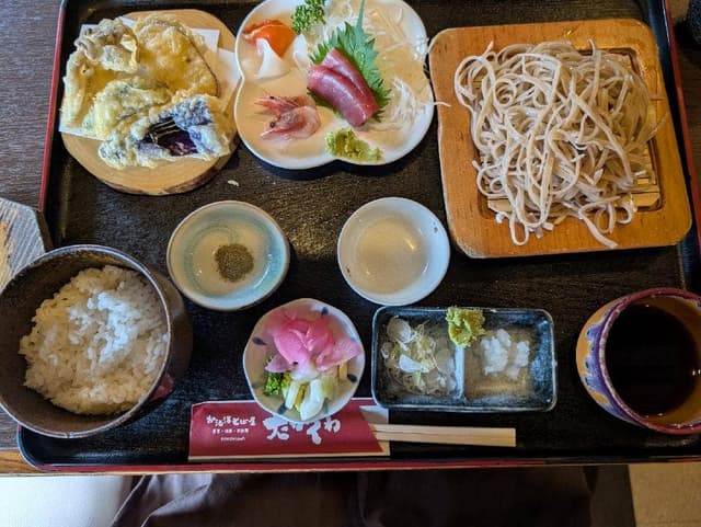 お洒落 そば屋 たかくわ - サブ画像1