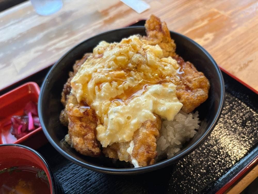 骨付鳥、からあげ、ハイボール がブリチキン。名駅3丁目店