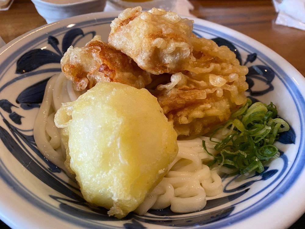 踊るうどん椿参道