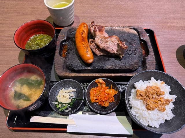 感動の肉と米 浜松宮竹店 - サブ画像1