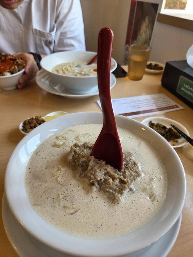ラーメンは飲み物。ミカク製麺所 - サブ画像1