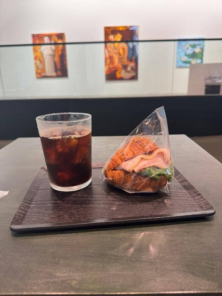 Gallery & Bakery Tokyo 8分