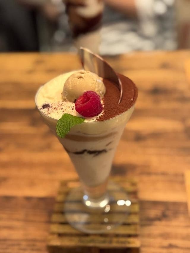 SWEETS CAFE and BAR ROJIURA CAFÉ - サブ画像2