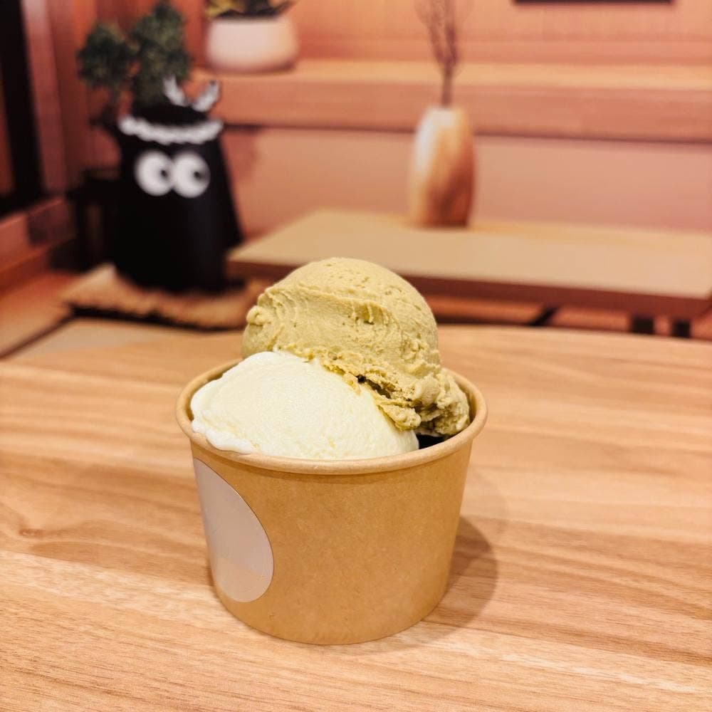 カヌレとアイス 浅草店