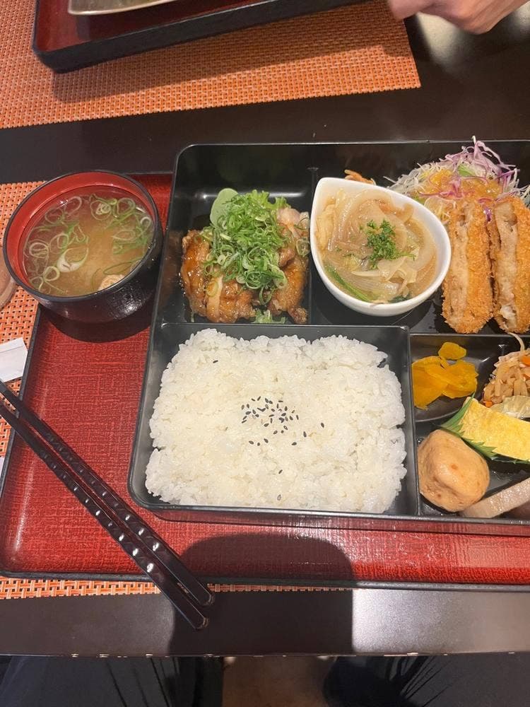 ロイン 元町店