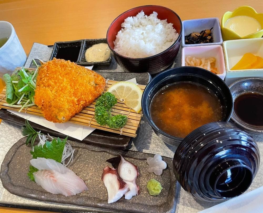 信長水産 いけす本店