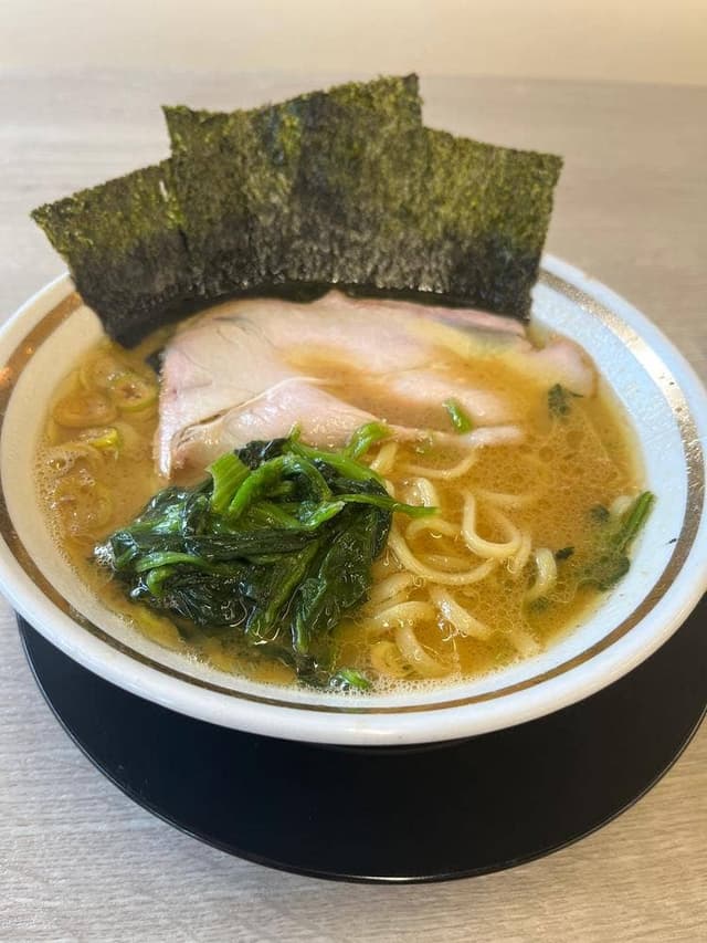 家系ラーメン 王道家直伝 との丸家 越谷店 - サブ画像1