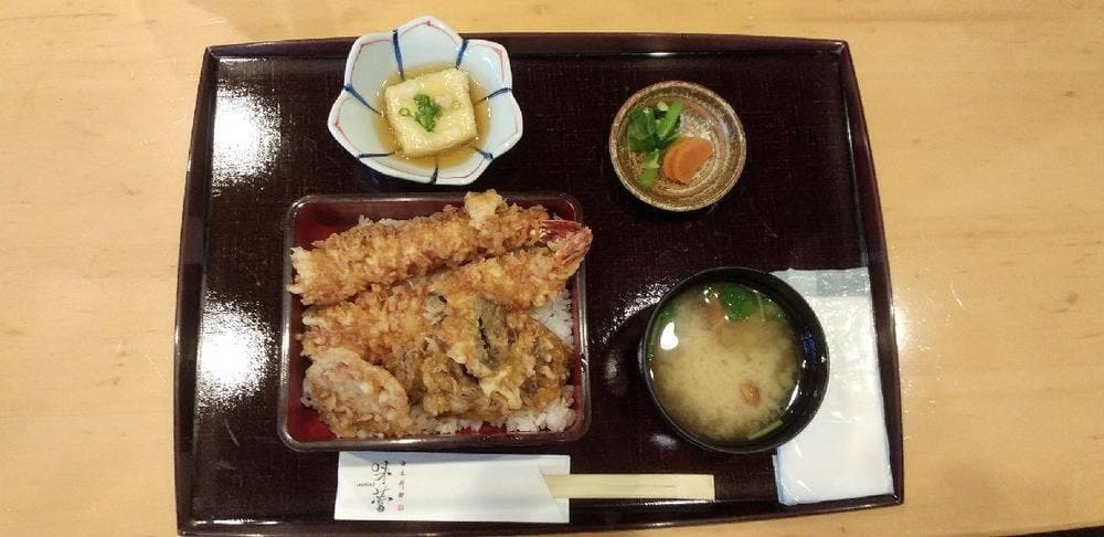 日本料理 味蕾