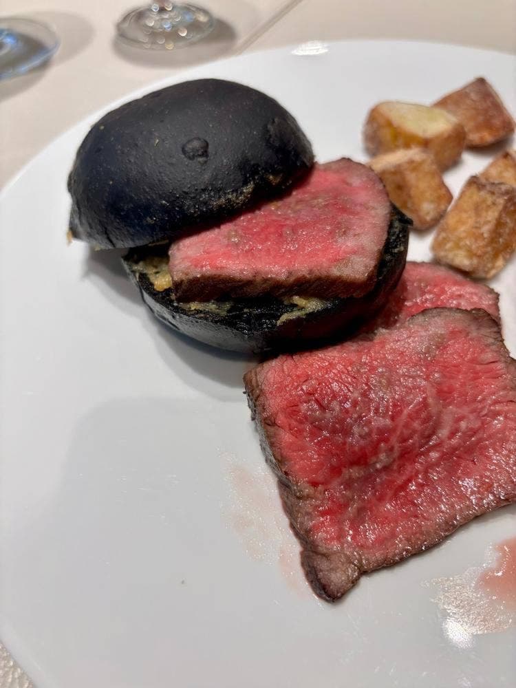 ラ・メゾン・ド・ビィ LA MAISON DE LA BERGERONNETTE GINZA