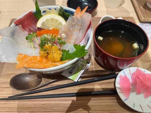 海鮮丼 角島魚心 ゆめシティ店 - サブ画像1