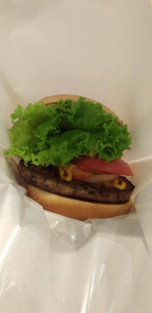 フレッシュネスバーガー 新宿3丁目店