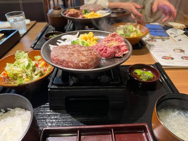 とろけるハンバーグ 福よし 福井下馬店 - サブ画像1