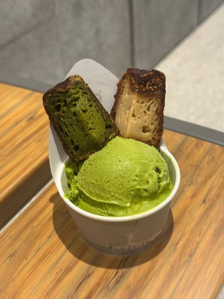 カヌレとアイス 東京・ハラカド店