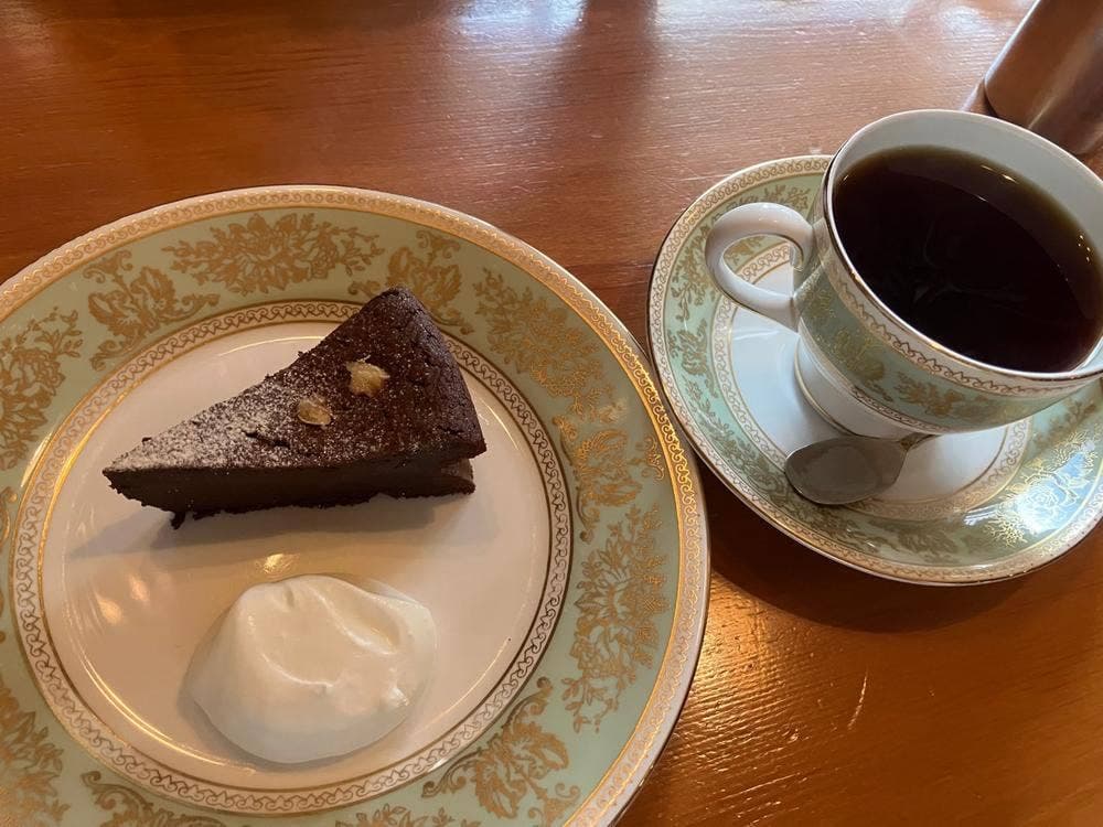 炭火焙煎珈琲. 凛 本店