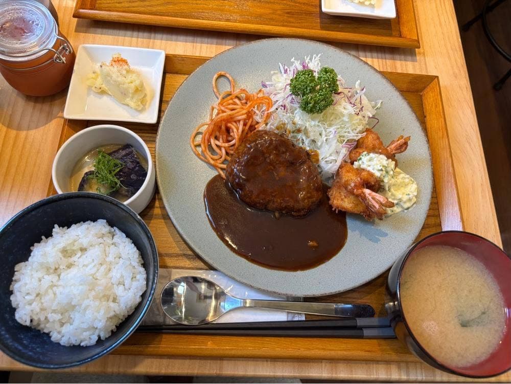 三輪舎