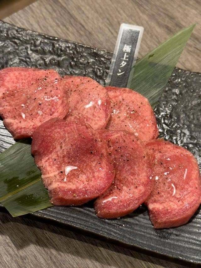 肉牛寿司×しゃぶ焼肉 2＋9 - サブ画像1