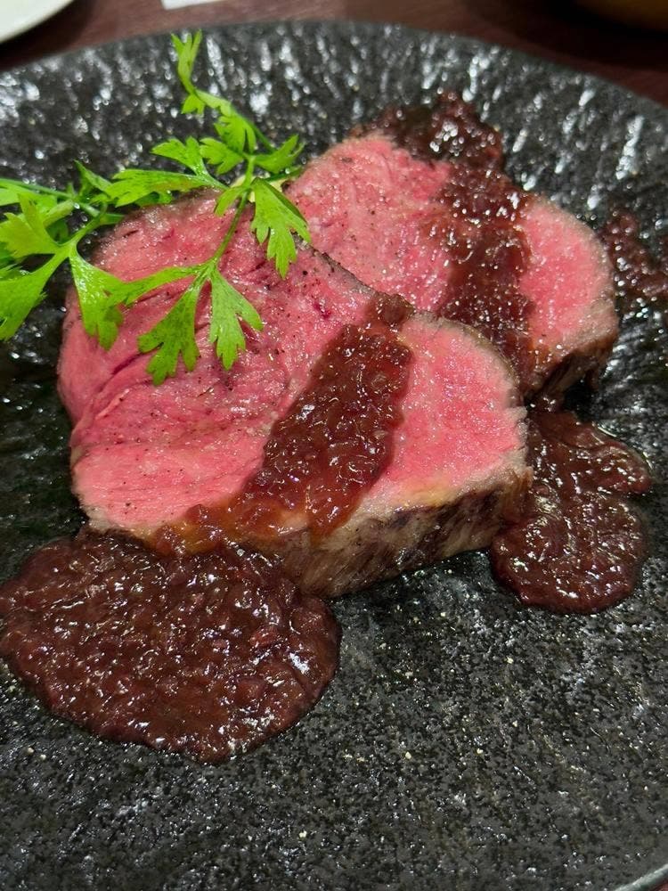 ワイン食堂 旅する子ブタ