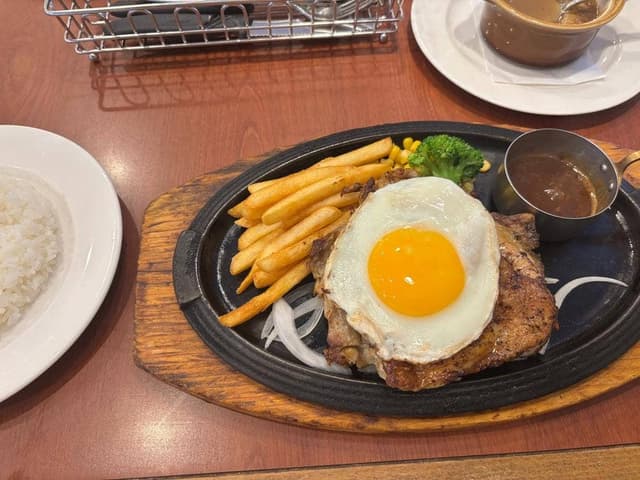 ロイヤルホスト 幟町店 - サブ画像2