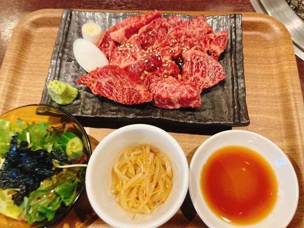 炭火焼肉 久