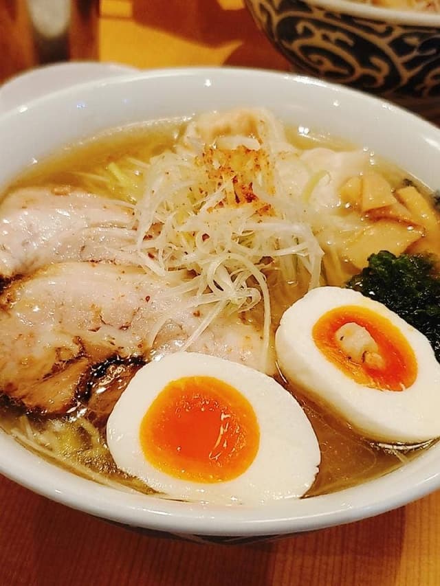 塩ラーメン専門 ひるがお 東京駅店 - サブ画像1