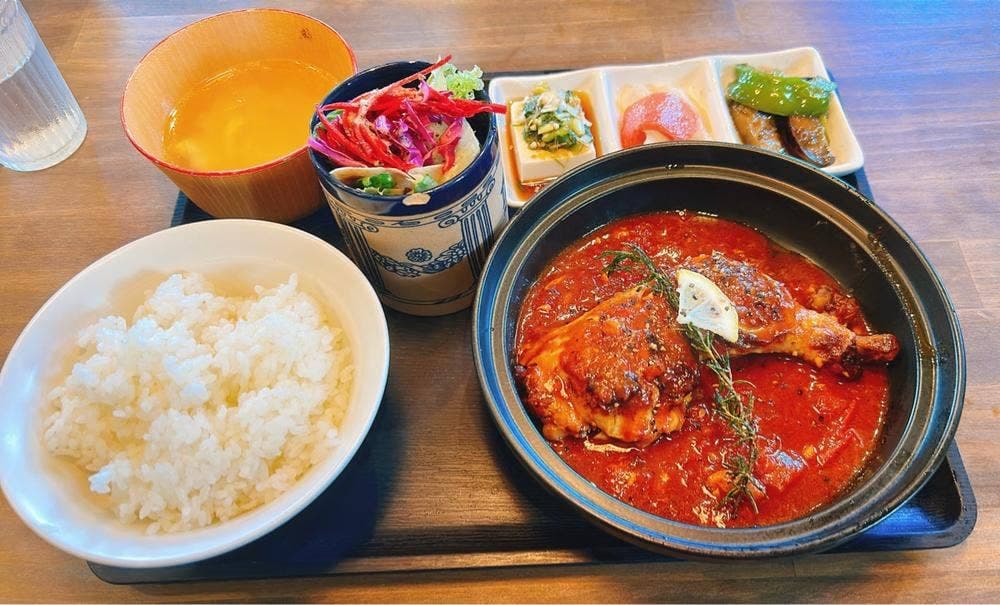 COLORS.建築芸人舎