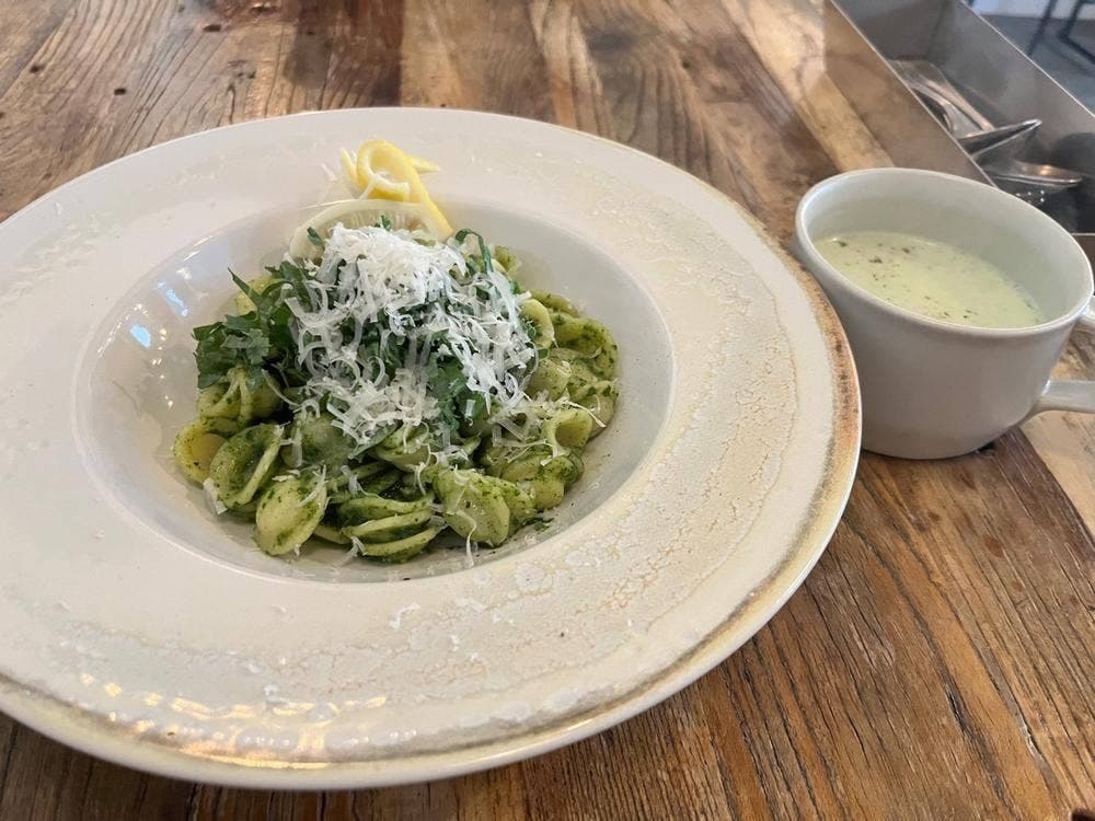 Vege-Plant Cafe Bar LEBRO