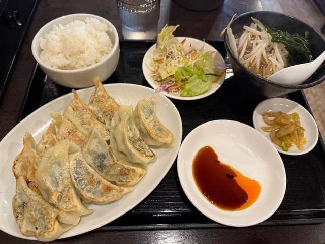 万伝餃子 - サブ画像1