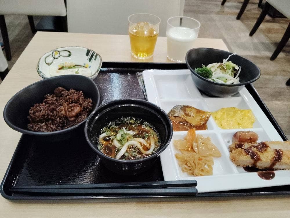 モーニングファーム アパホテル岡山駅前店