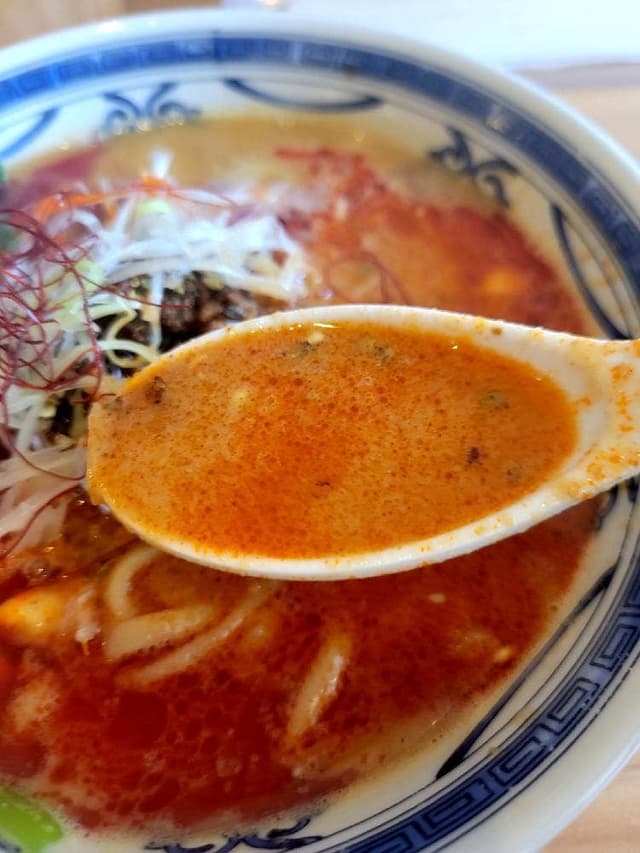 鶏そばと担々麺 一石二鶏 - サブ画像3