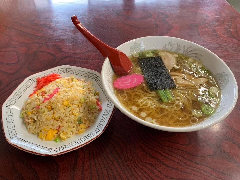 栄屋食堂