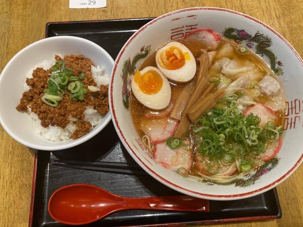 元町ラーメン 天華 港山下店