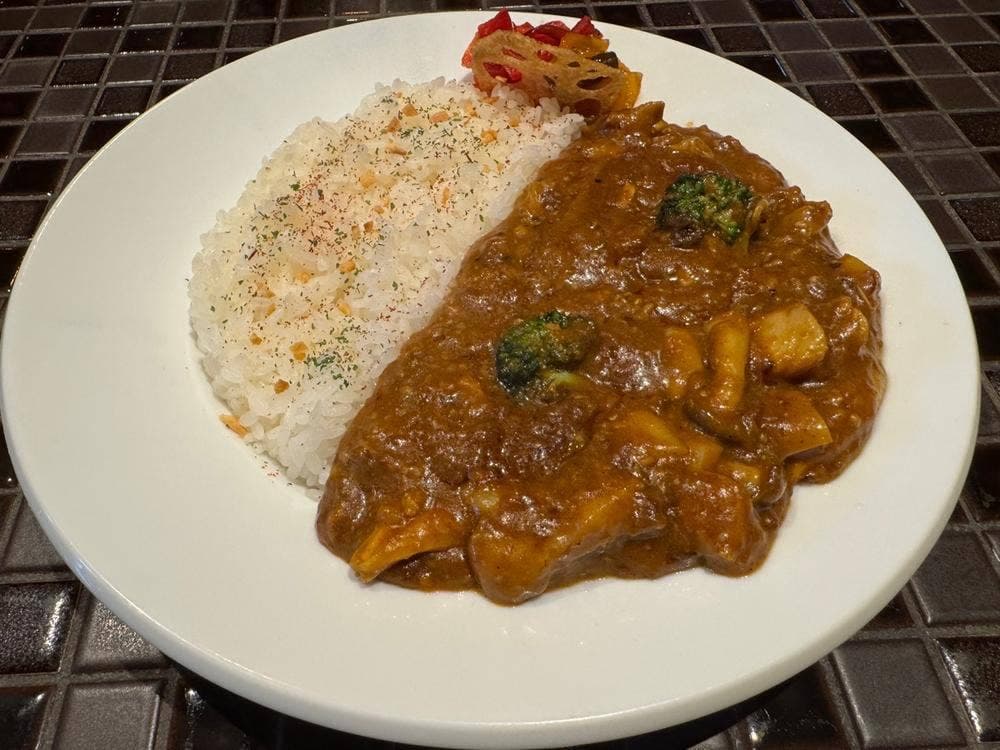 カレー専門店 円山教授。