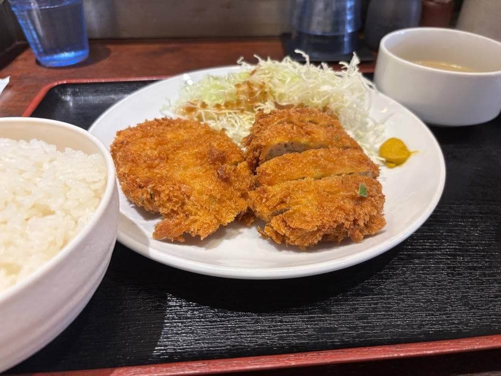 大衆酒場 ヒキニクロータス