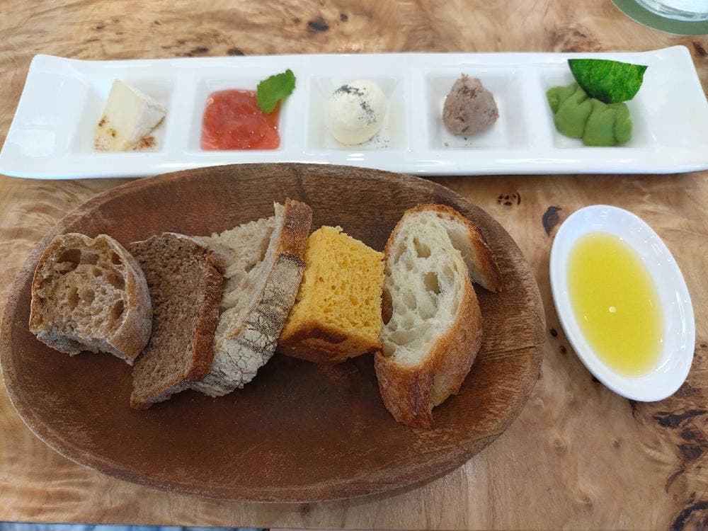 Farm to Me Restaurant