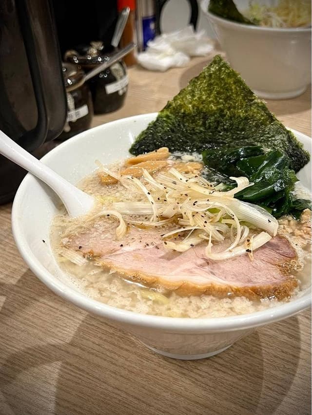 コッテリの塩らー麺専門店 MANNISH 日暮里店 - サブ画像2