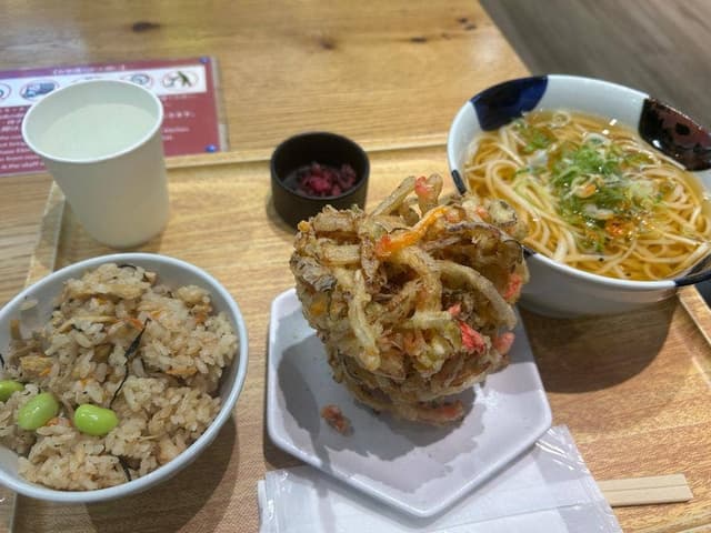 麺つるり エキマルシェ大阪 - サブ画像1