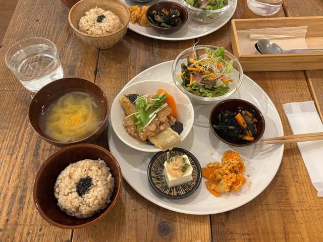 玄米カフェ 実身美 心斎橋店 - サブ画像1