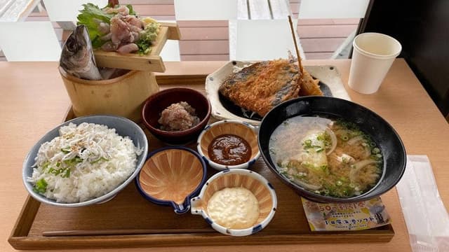 漁港の駅 TOTOCO小田原 - サブ画像1