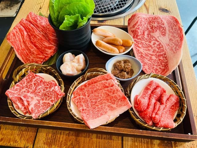 肉のオカヤマ直売所 - サブ画像1