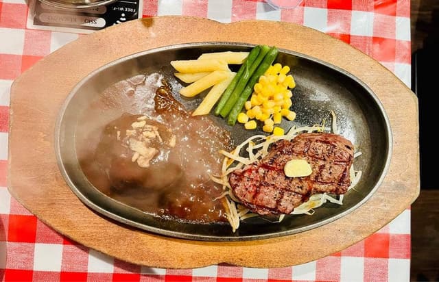 KURAUZO ハンバーグ&ステーキ食堂 - サブ画像1