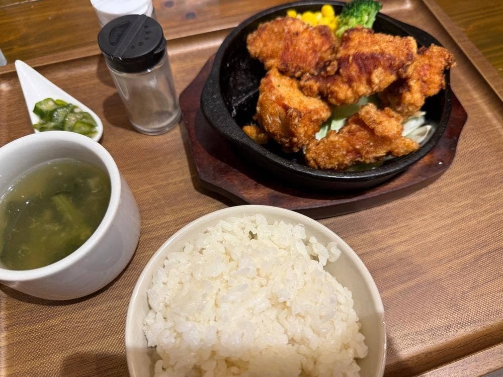 ハンバーグ つむぐ亭