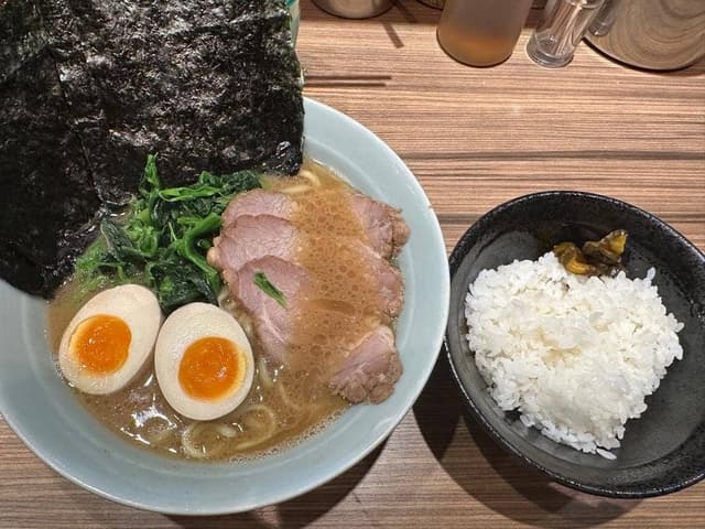 横浜ラーメン渡来武 総本店 - サブ画像2