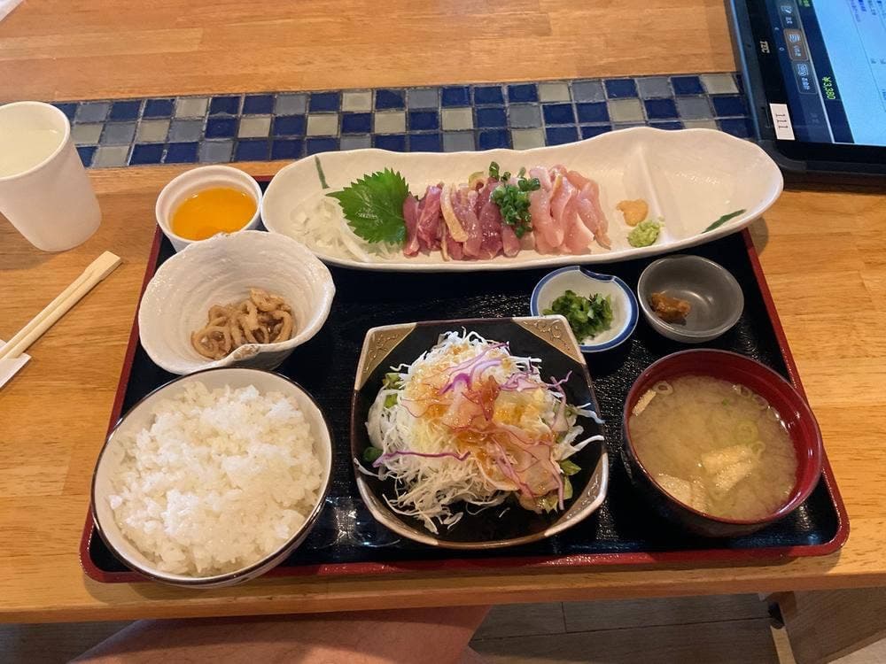 お食事処 食楽々