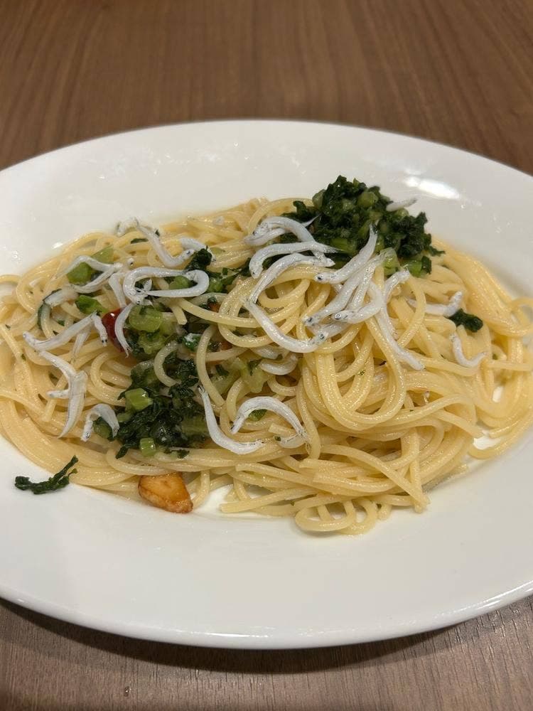 壁の穴 阪急三番街店