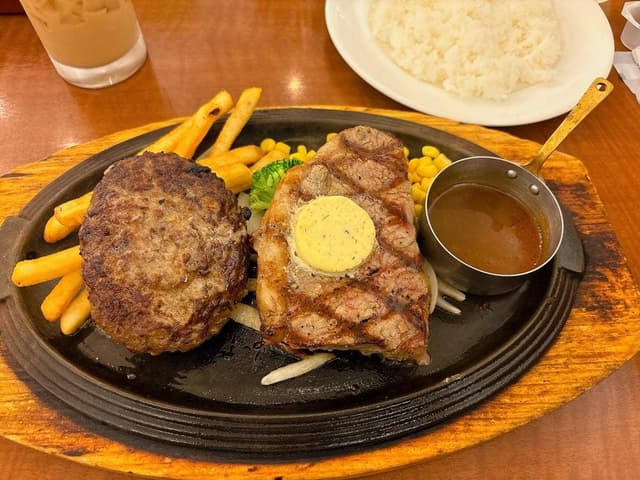 ロイヤルホスト 町田店 - サブ画像1