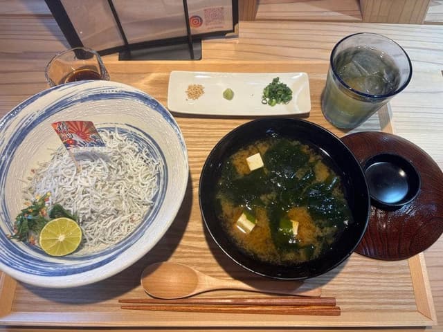 飛ベシラス 万代店 - サブ画像1
