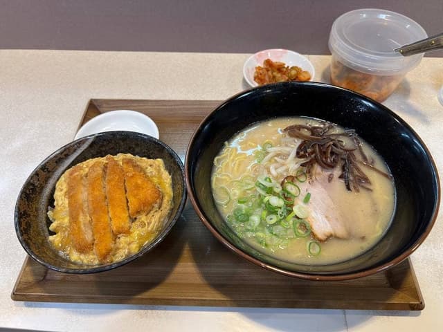 九州ラーメン金平 - サブ画像3
